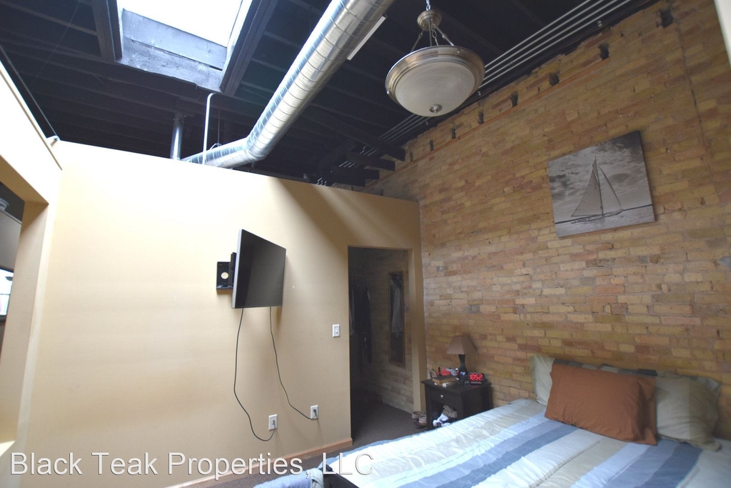 421 North Main Street - Photo 2