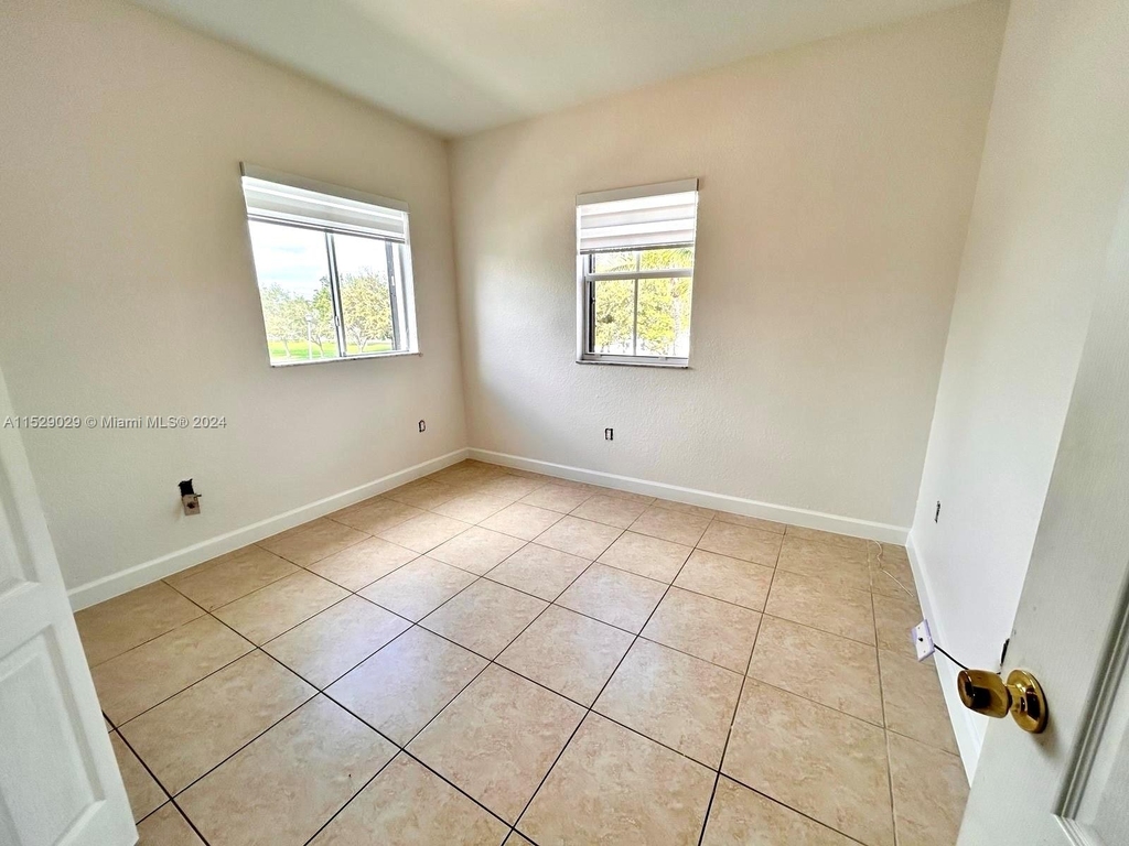 13520 Sw 255th Ter - Photo 8