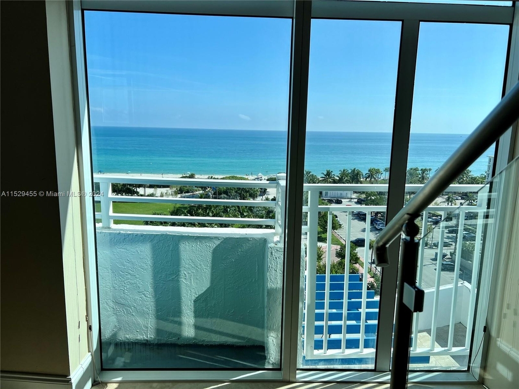 7600 Collins Ave - Photo 3