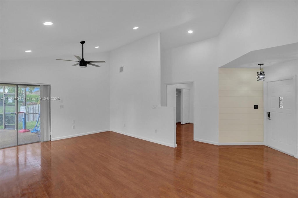 800 Sw 113th Ter - Photo 6