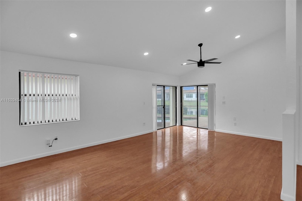 800 Sw 113th Ter - Photo 5