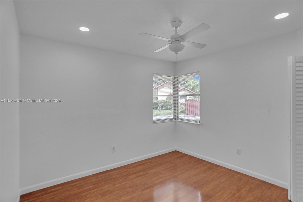 800 Sw 113th Ter - Photo 15