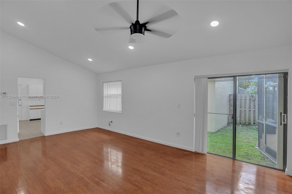 800 Sw 113th Ter - Photo 8
