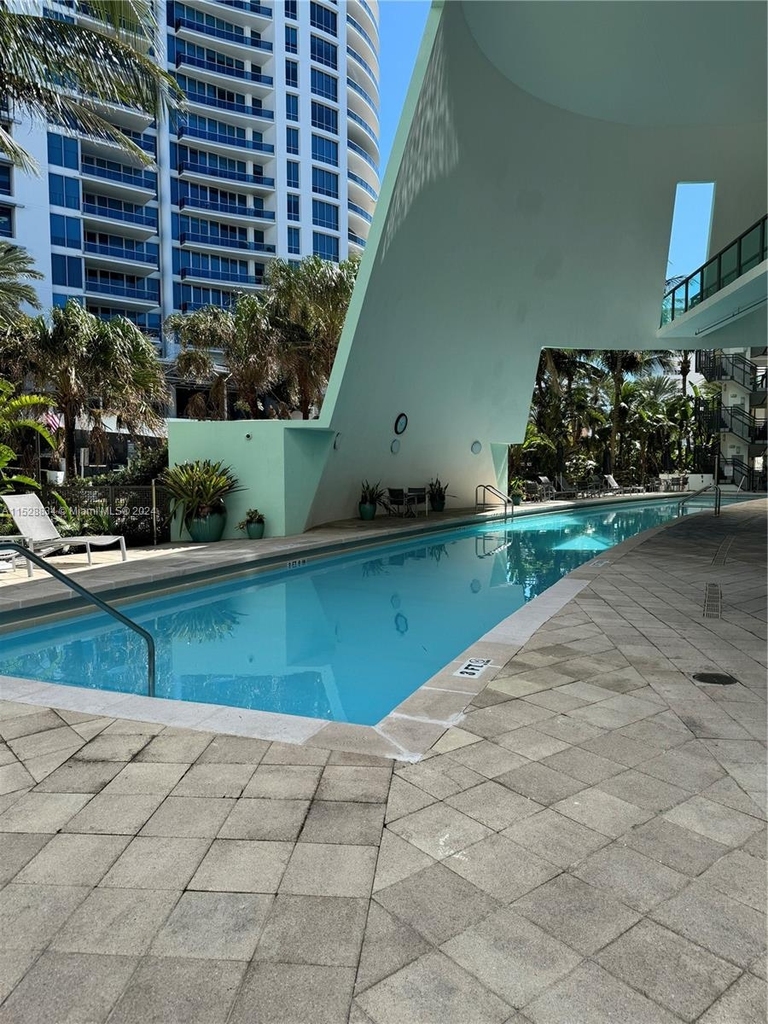 6000 Collins Ave - Photo 9