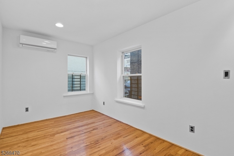 19 Fulton St - Photo 8