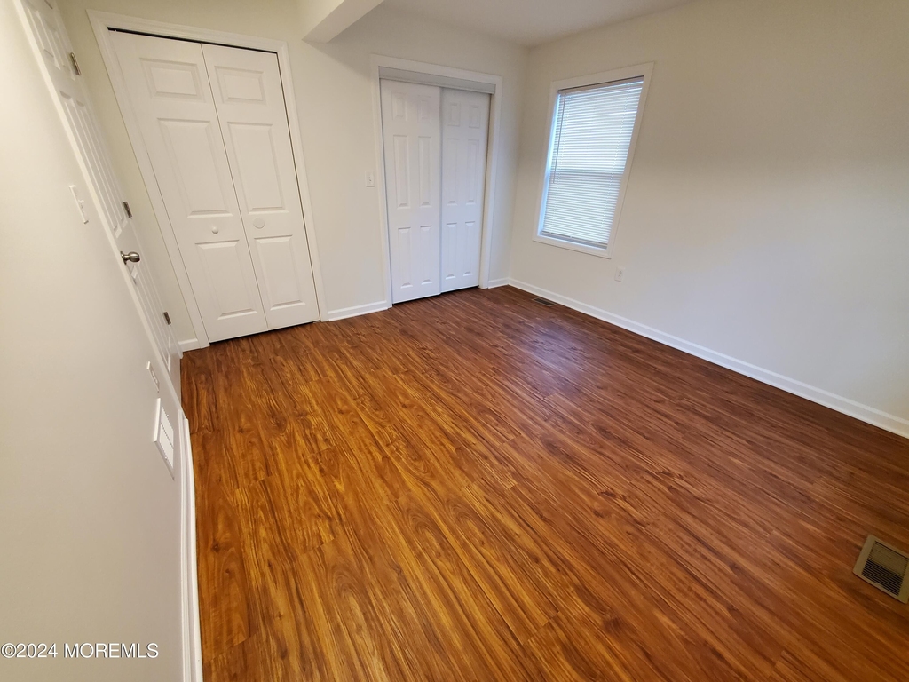 710 Monmouth Parkway - Photo 7