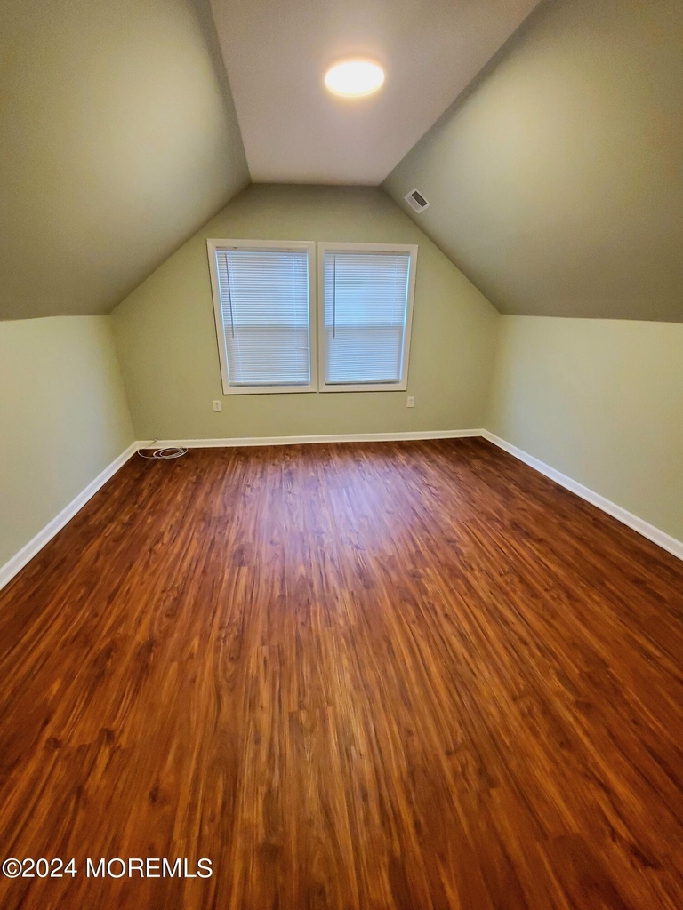 710 Monmouth Parkway - Photo 11