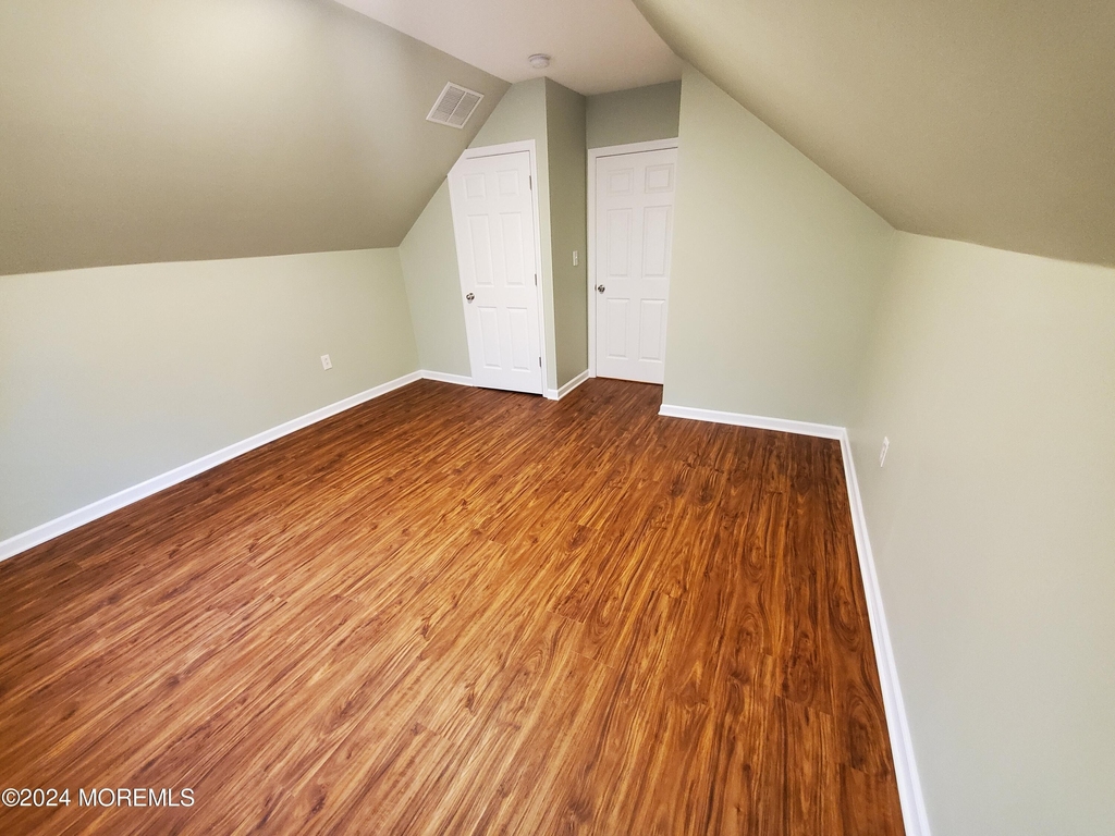 710 Monmouth Parkway - Photo 12