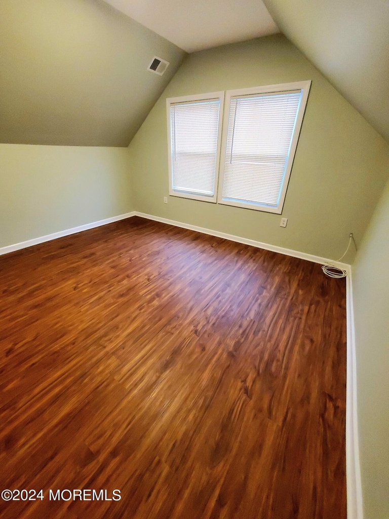 710 Monmouth Parkway - Photo 13