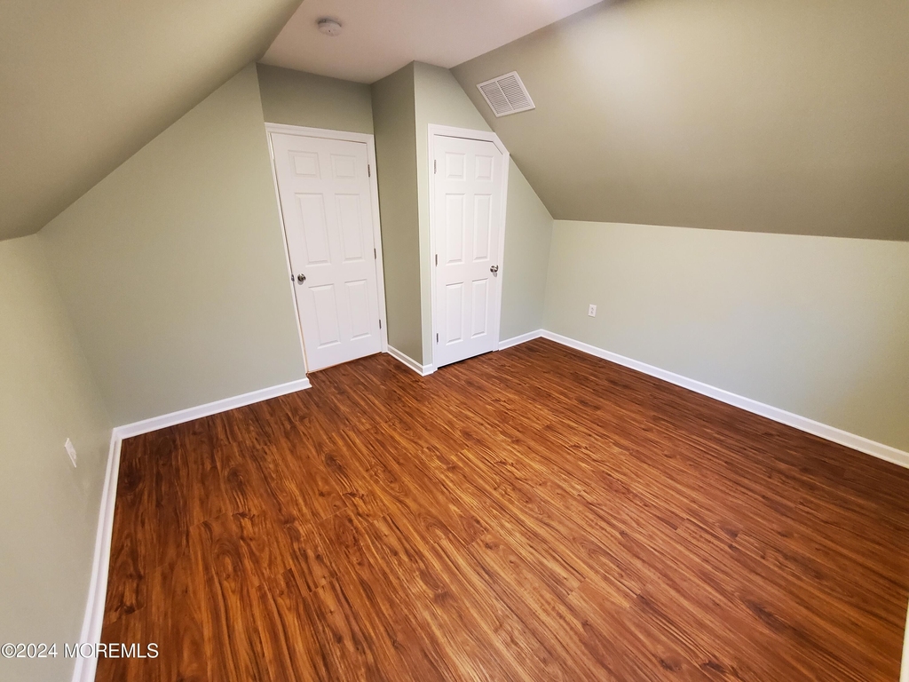 710 Monmouth Parkway - Photo 14
