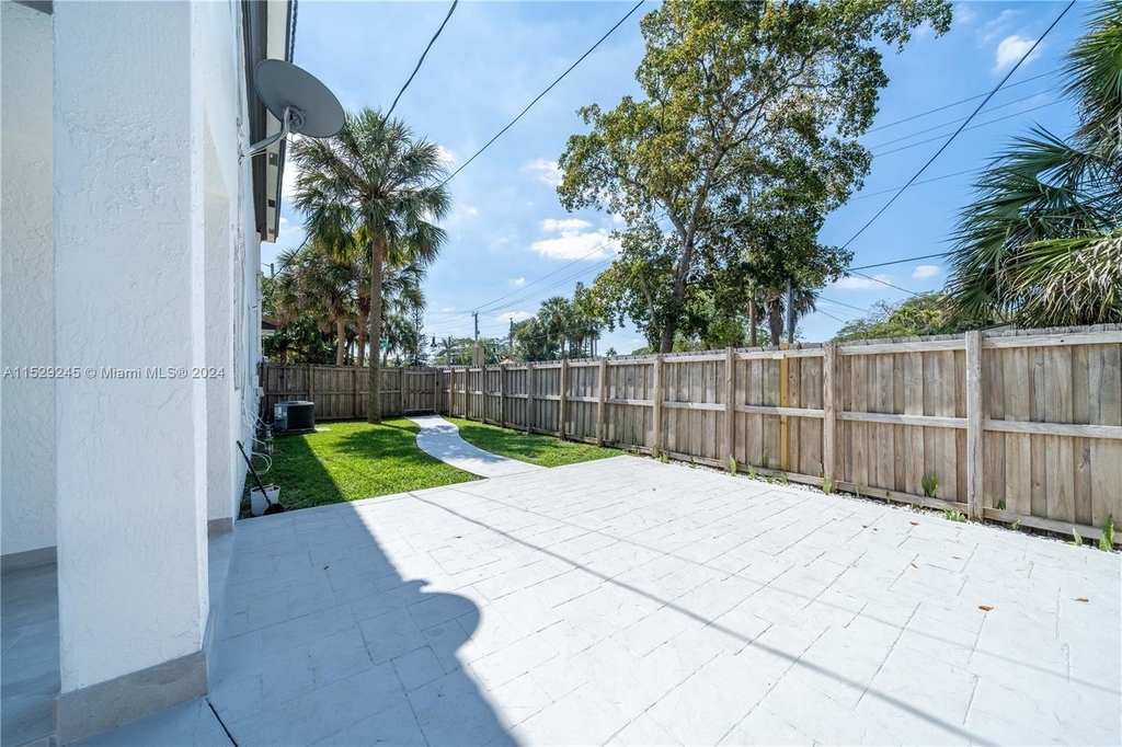 1451 Sw 11th Pl - Photo 28