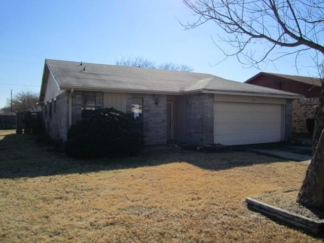 826 Apple Valley Drive - Photo 1