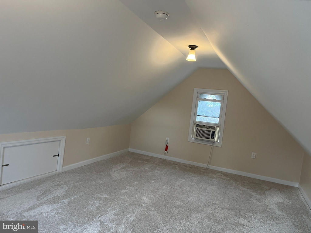 220 N Locust Avenue - Photo 7