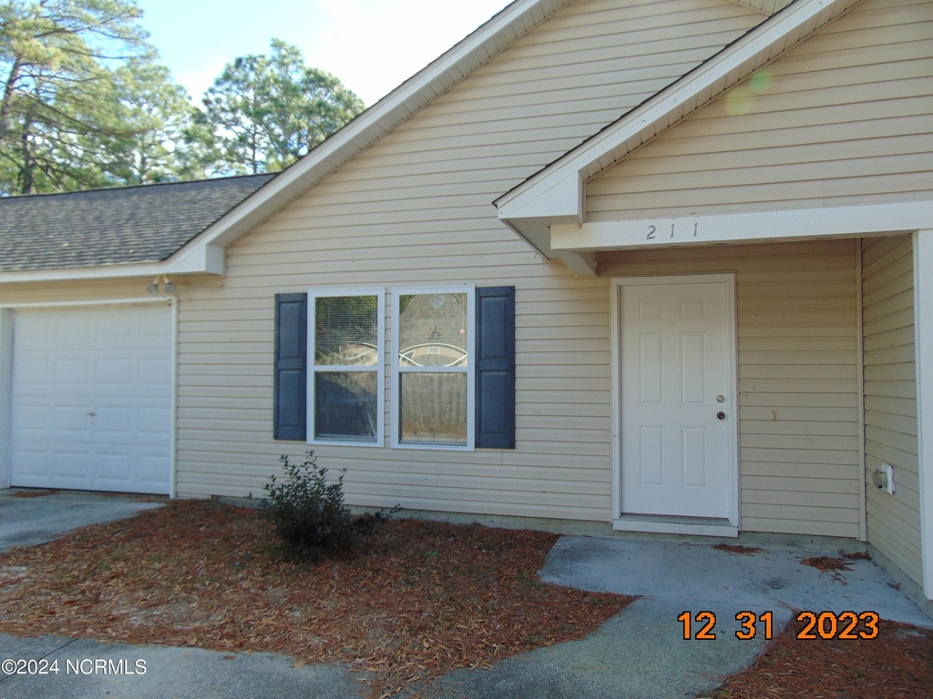 211 Horn Road - Photo 0