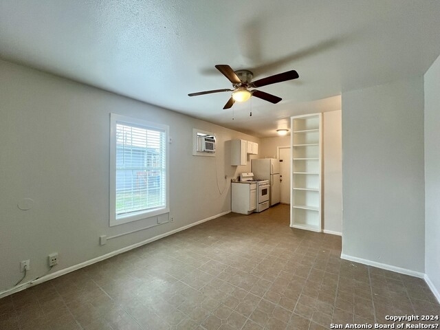 349 Tarasco St - Photo 2