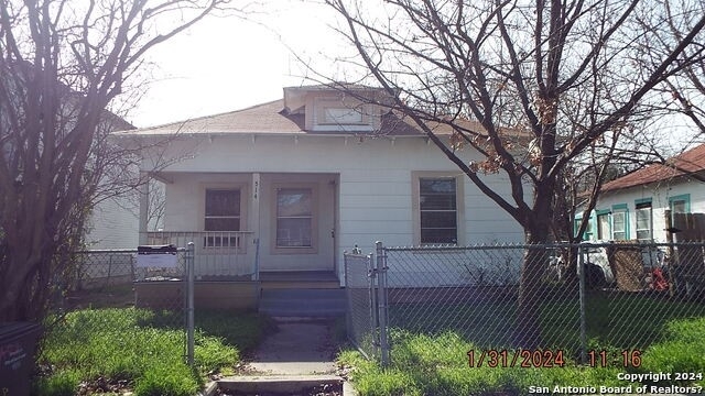 514 E Ashby Pl - Photo 0