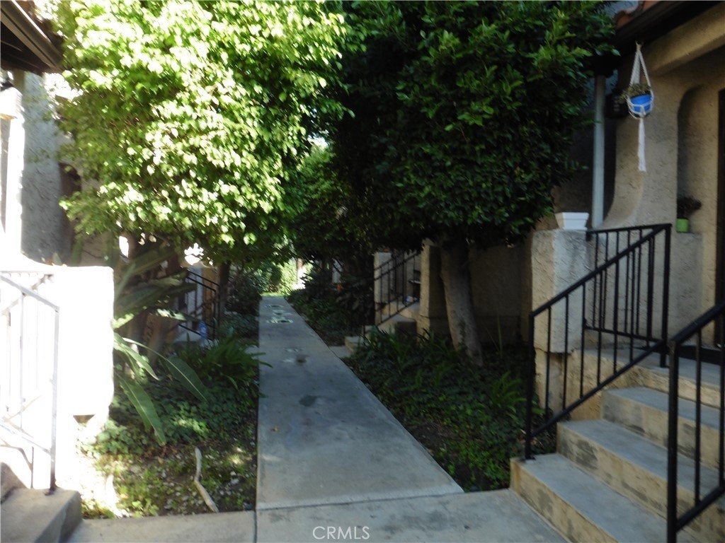 145 W 9th Street - Photo 13