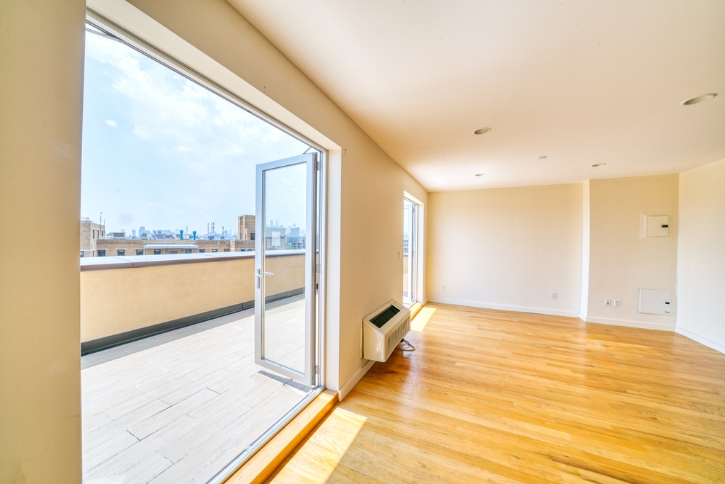 23-15 Astoria Boulevard - Photo 0