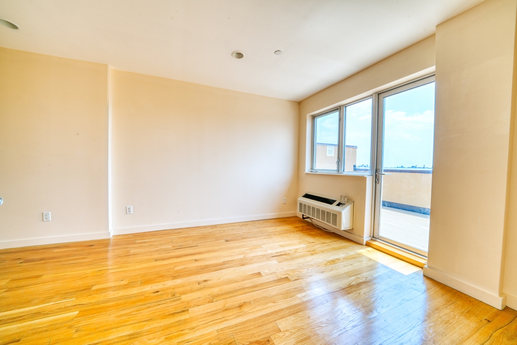 23-15 Astoria Boulevard - Photo 6