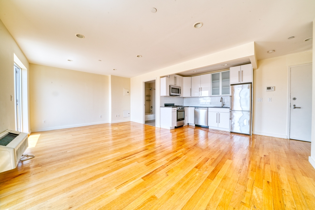 23-15 Astoria Boulevard - Photo 8