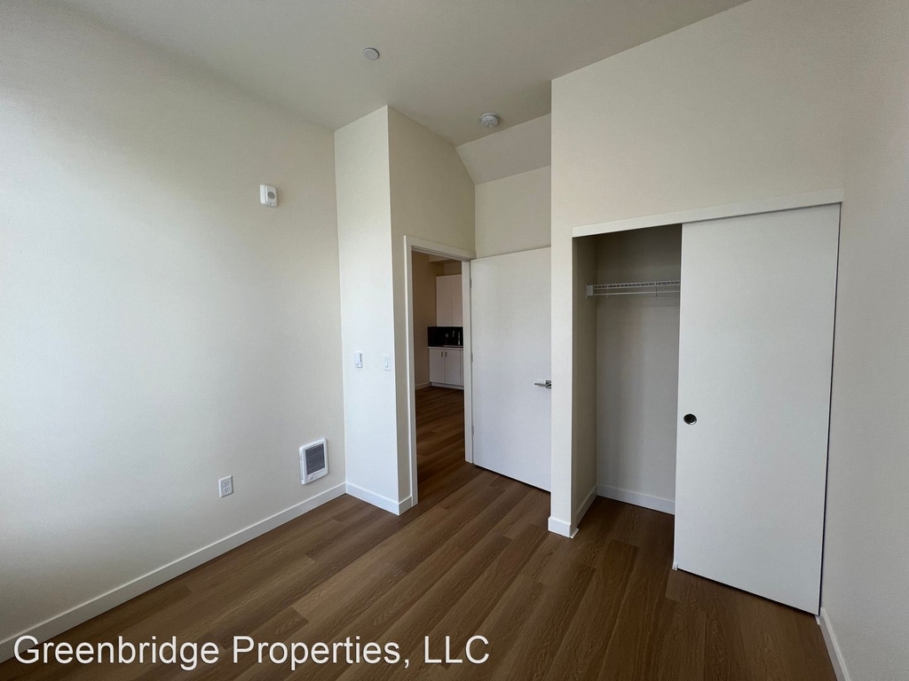 8120 Se 11th Ave. - Photo 15