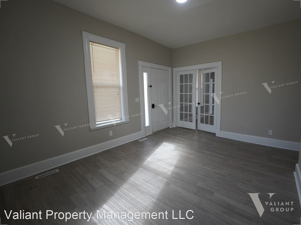320 South Florence Ave - Photo 3