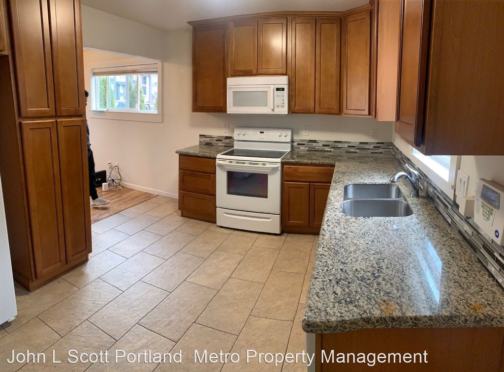 14406 E Burnside Street - Photo 6