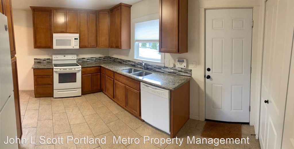 14406 E Burnside Street - Photo 4