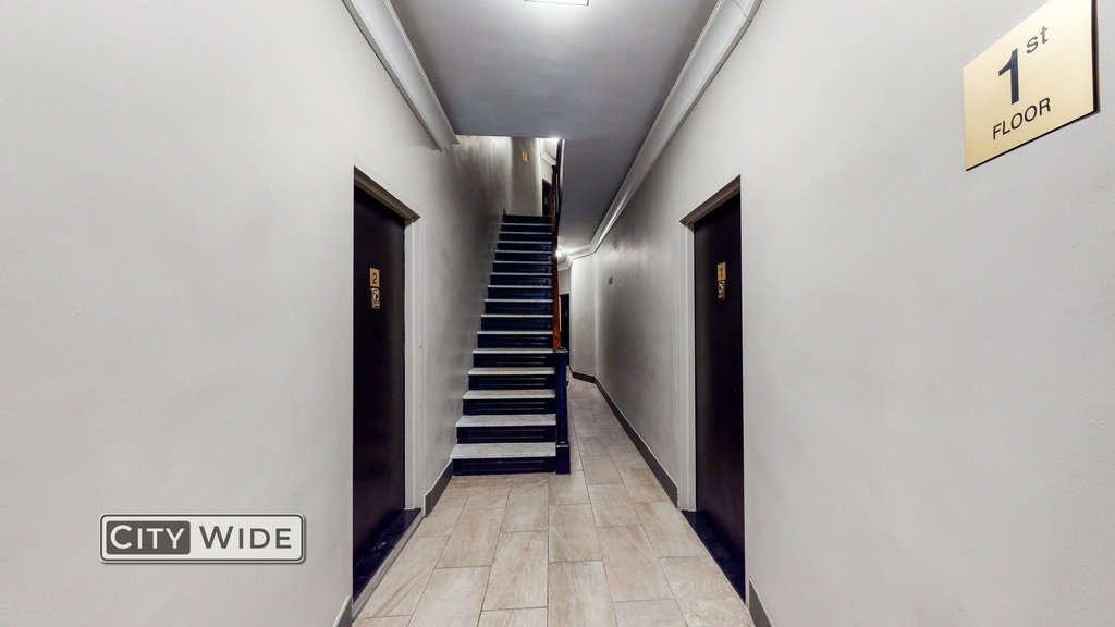 224 East 70th Street - Photo 4