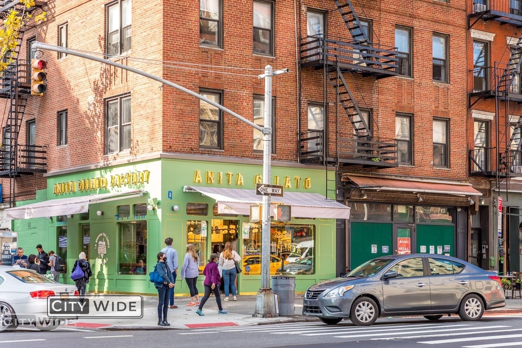 224 East 70th Street - Photo 8