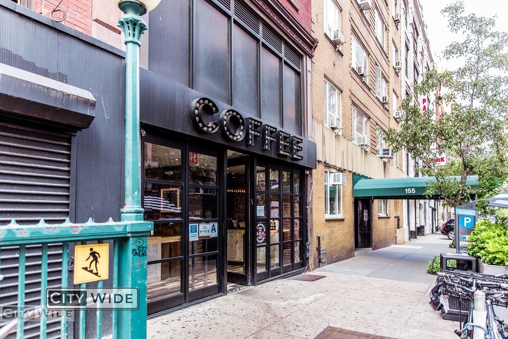 224 East 70th Street - Photo 7