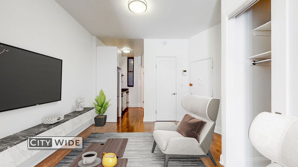 224 East 70th Street - Photo 1