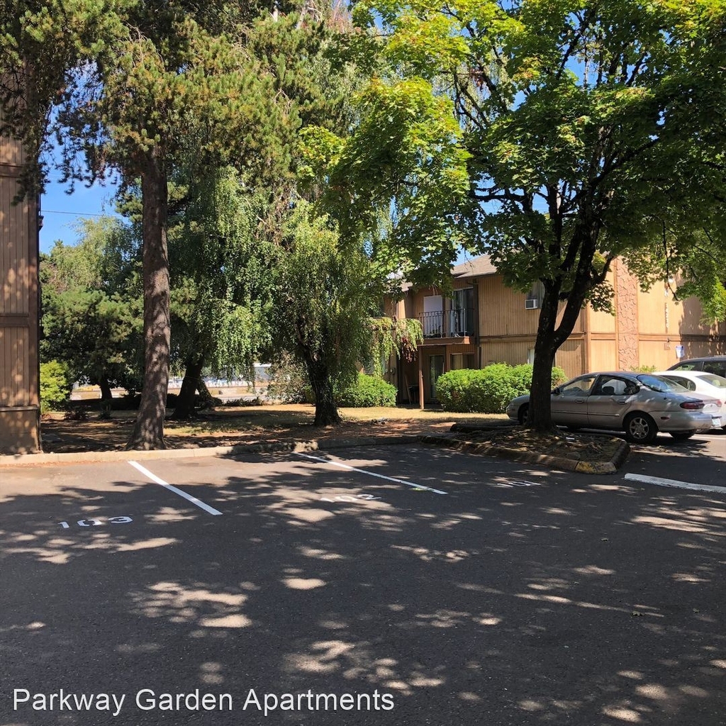 Parkway Garden Apartments 14124-14212 Ne Sandy Blvd - Photo 18