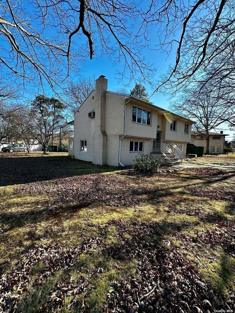 283 Commack Road - Photo 4