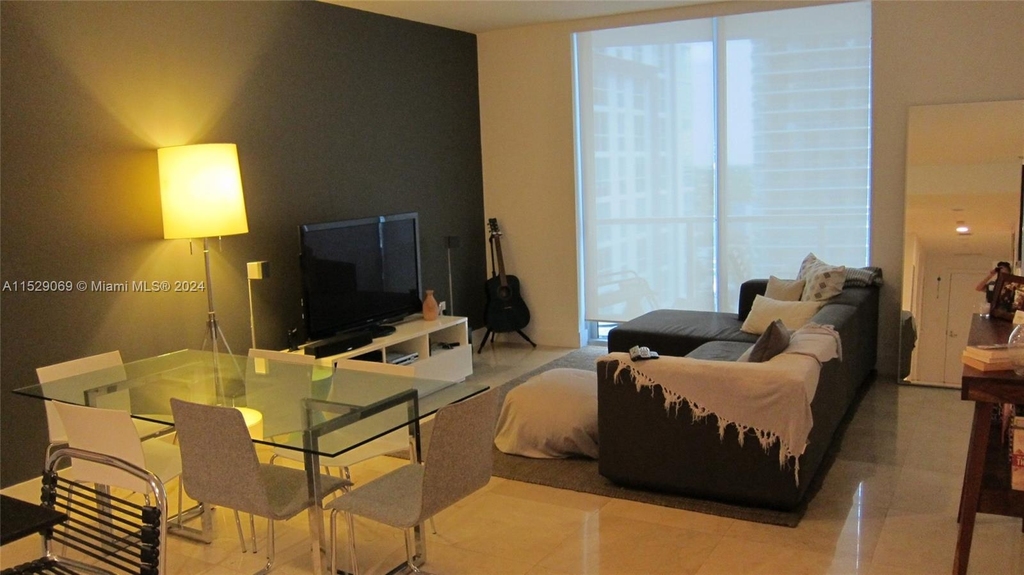 1060 Brickell Ave - Photo 5