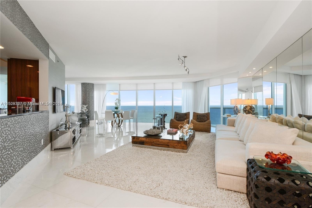 2711 S Ocean Dr - Photo 1