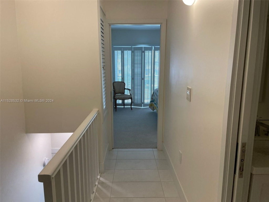 881 Ocean Dr - Photo 17