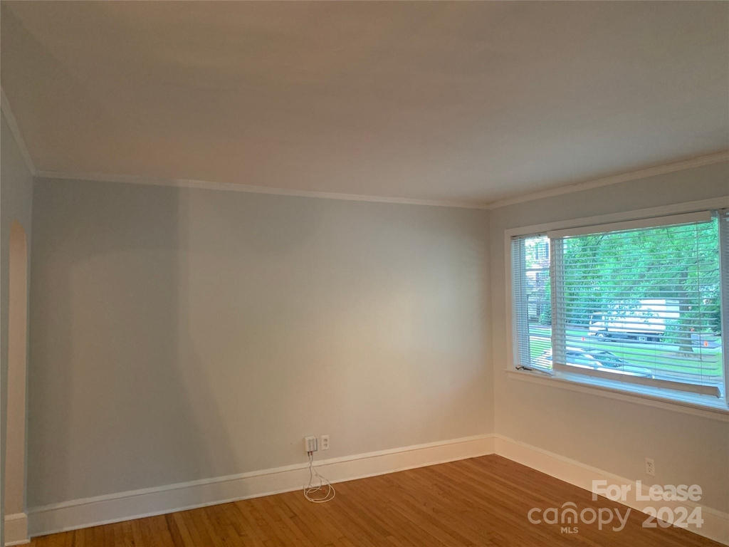 2103 Queens Road W - Photo 6