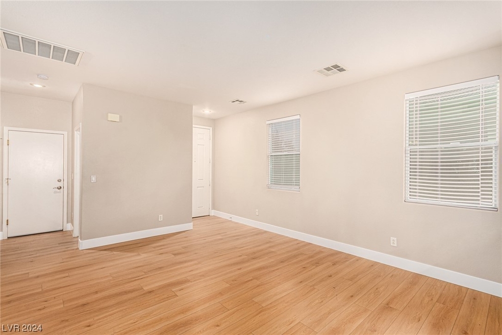 11209 Salentino Avenue - Photo 9