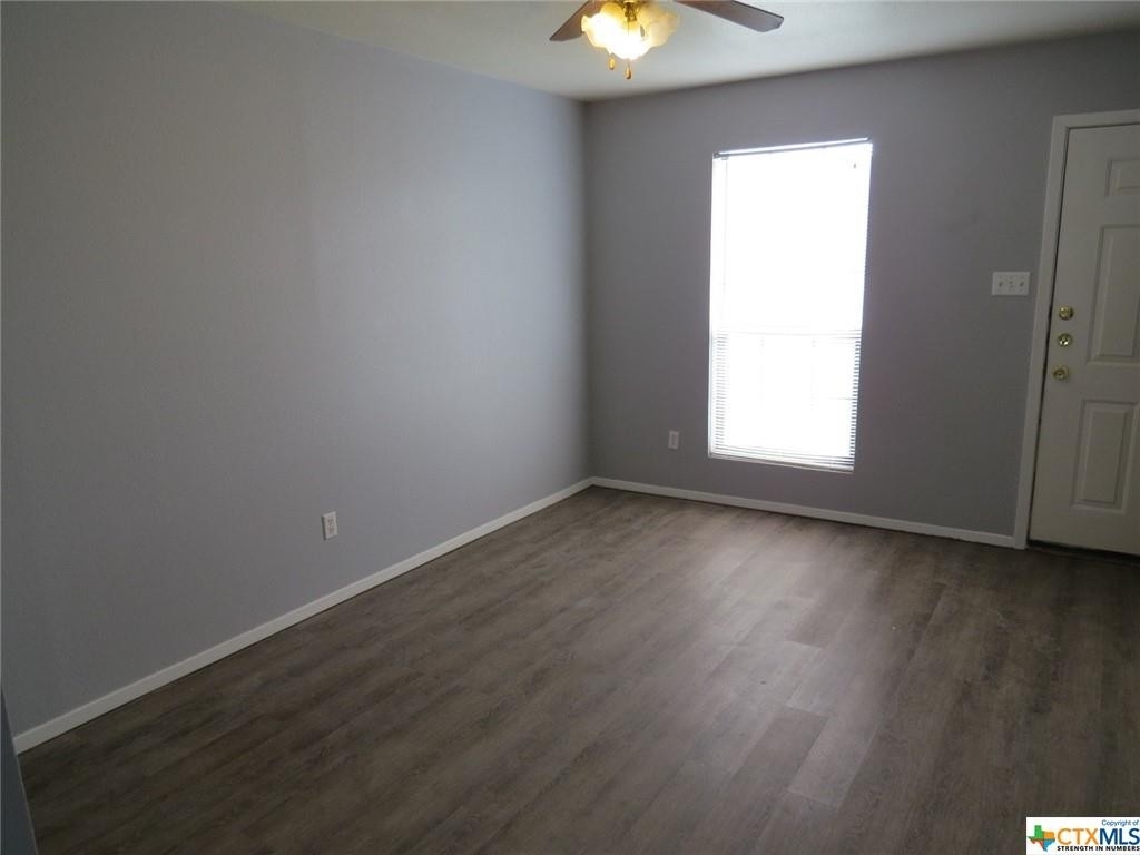 1105 Leslie Circle - Photo 1