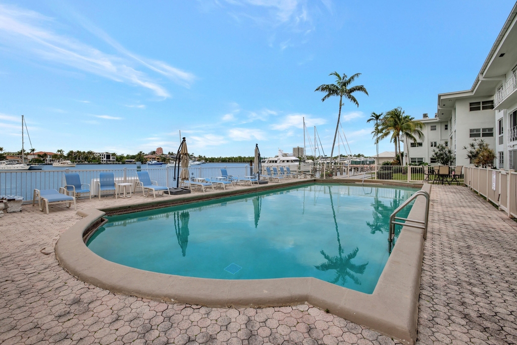 2727 Yacht Club Boulevard - Photo 51