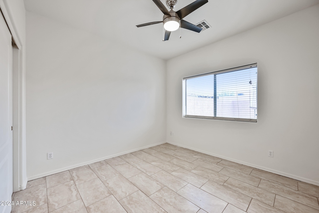 8940 W Olive Avenue - Photo 19