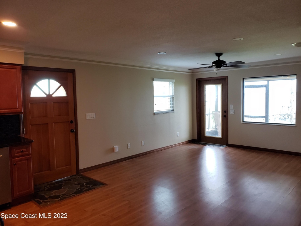 2565 Pineapple Avenue - Photo 9