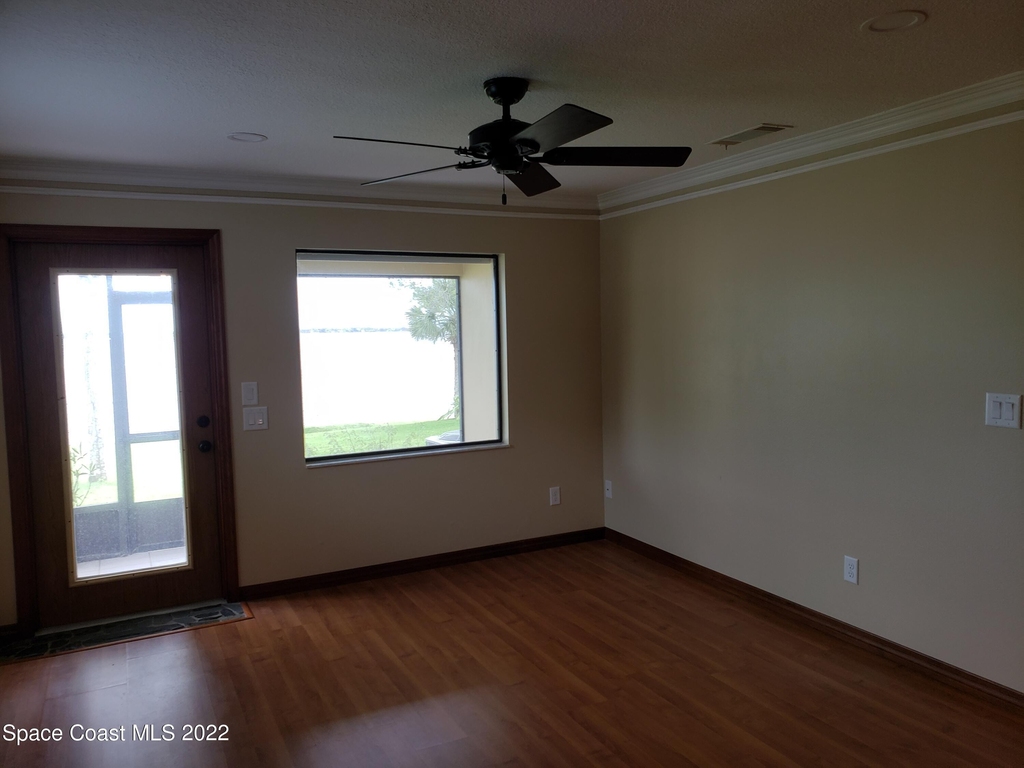 2565 Pineapple Avenue - Photo 10