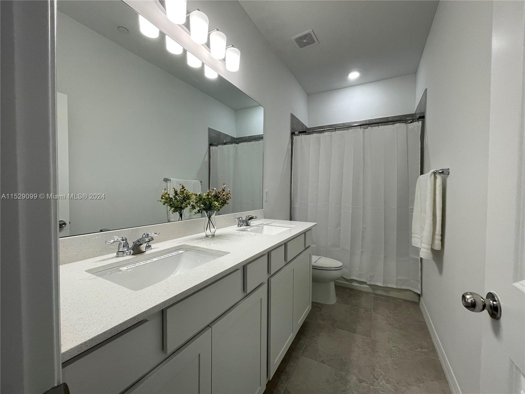 8366 Nw 7th Ct - Photo 11