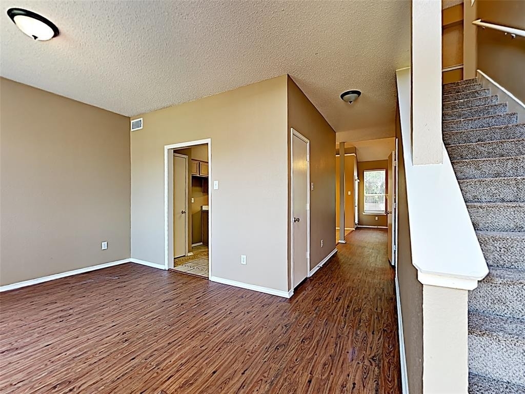 542 Alameda Avenue - Photo 8