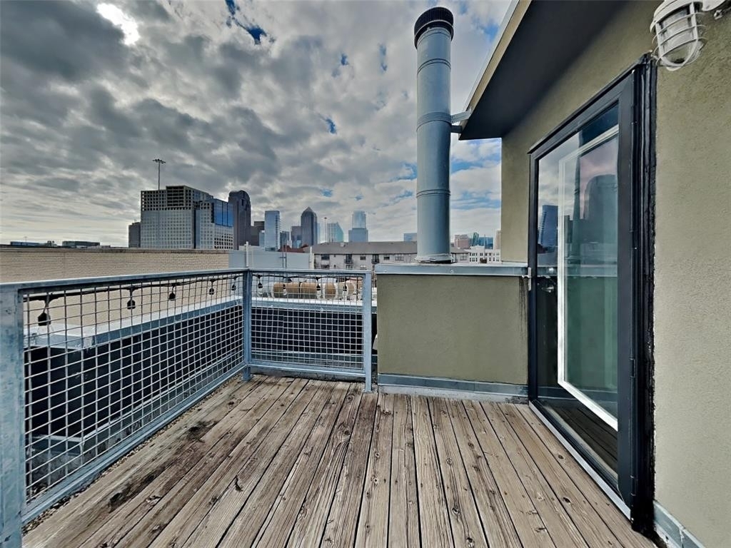 2111 Clark Street - Photo 4