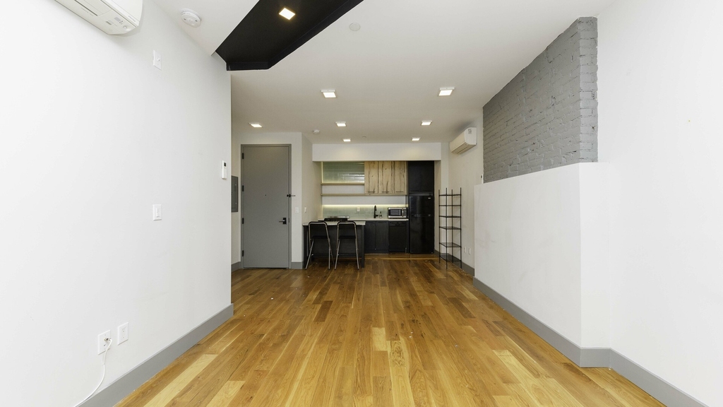 675 Grand St #3C - Photo 4