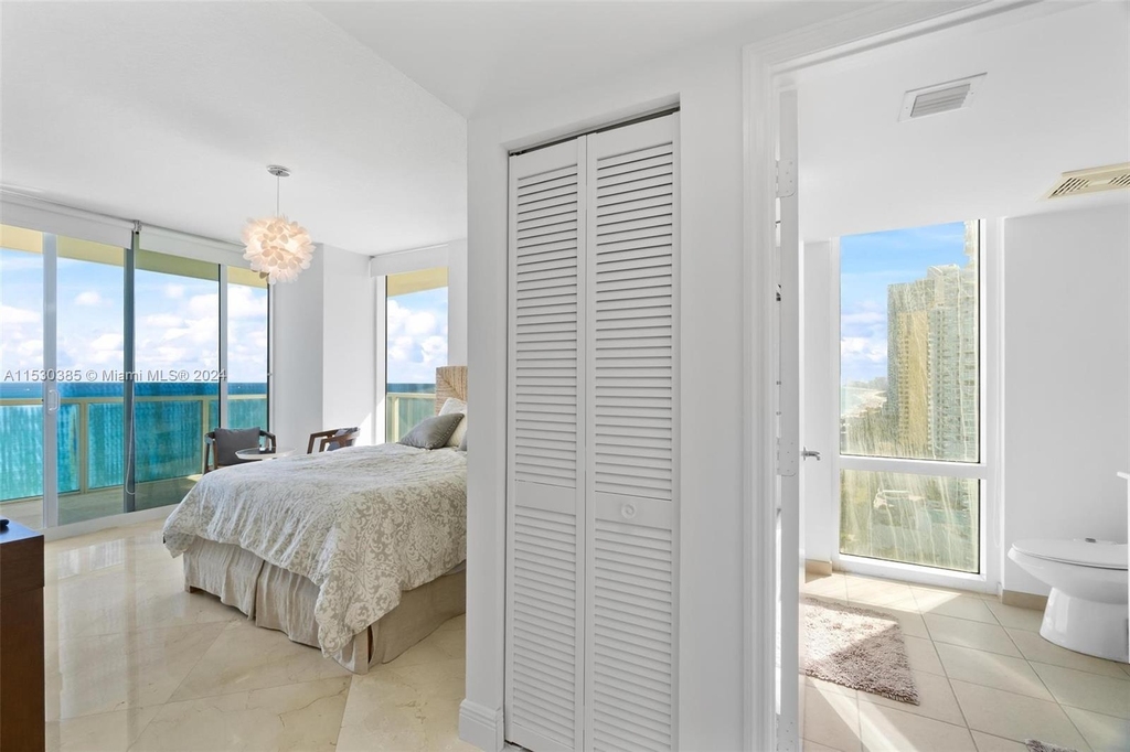 16699 Collins Ave - Photo 3