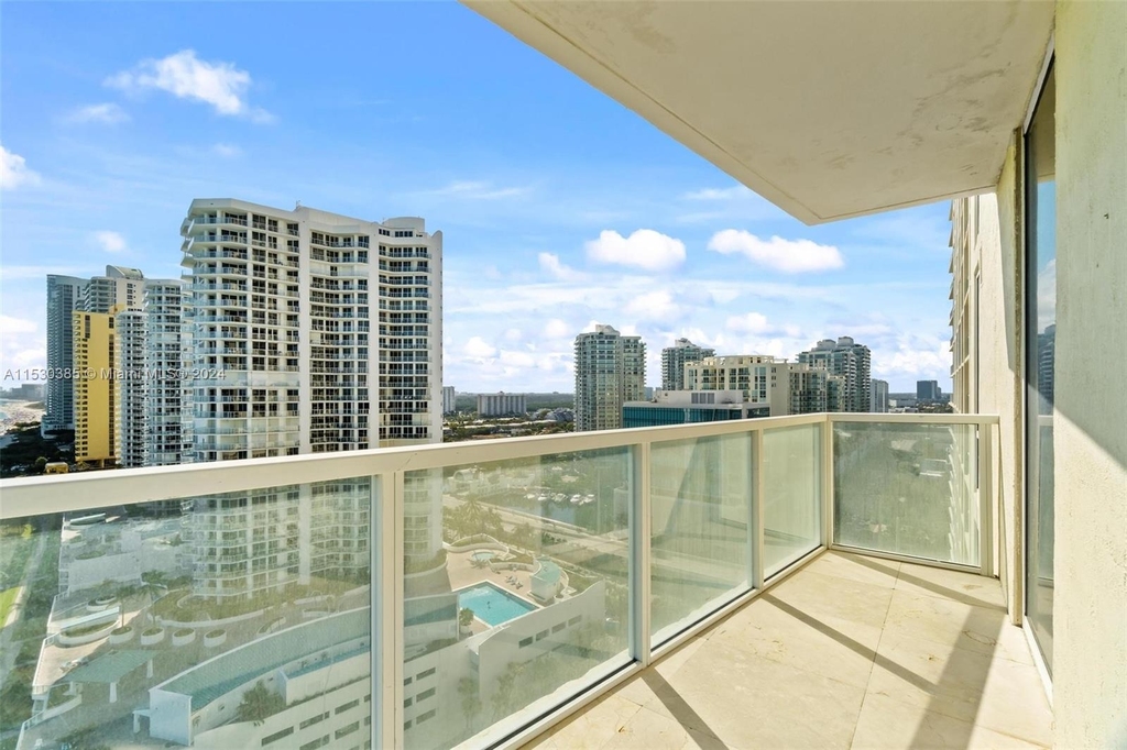 16699 Collins Ave - Photo 35